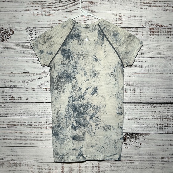 Lululemon Swiftly Tech Short Sleeve 2.0 MultiDye
Multi Dye White Grey Black 8 - Picture 14 of 17